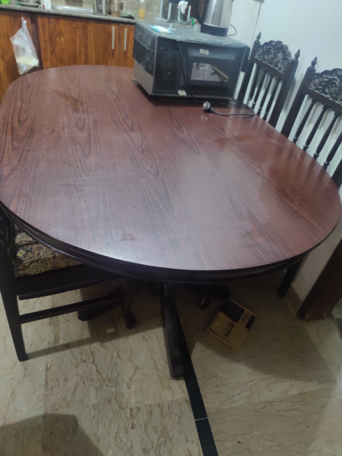 Dinning table with 6 Chairs