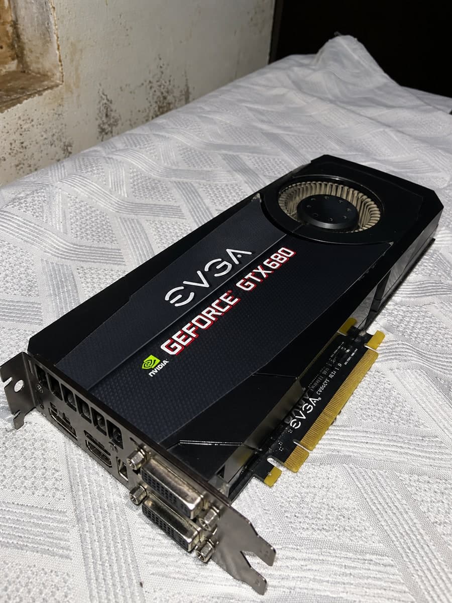 GTX 680 GDDR5 256-BIT — photo 1 of 6