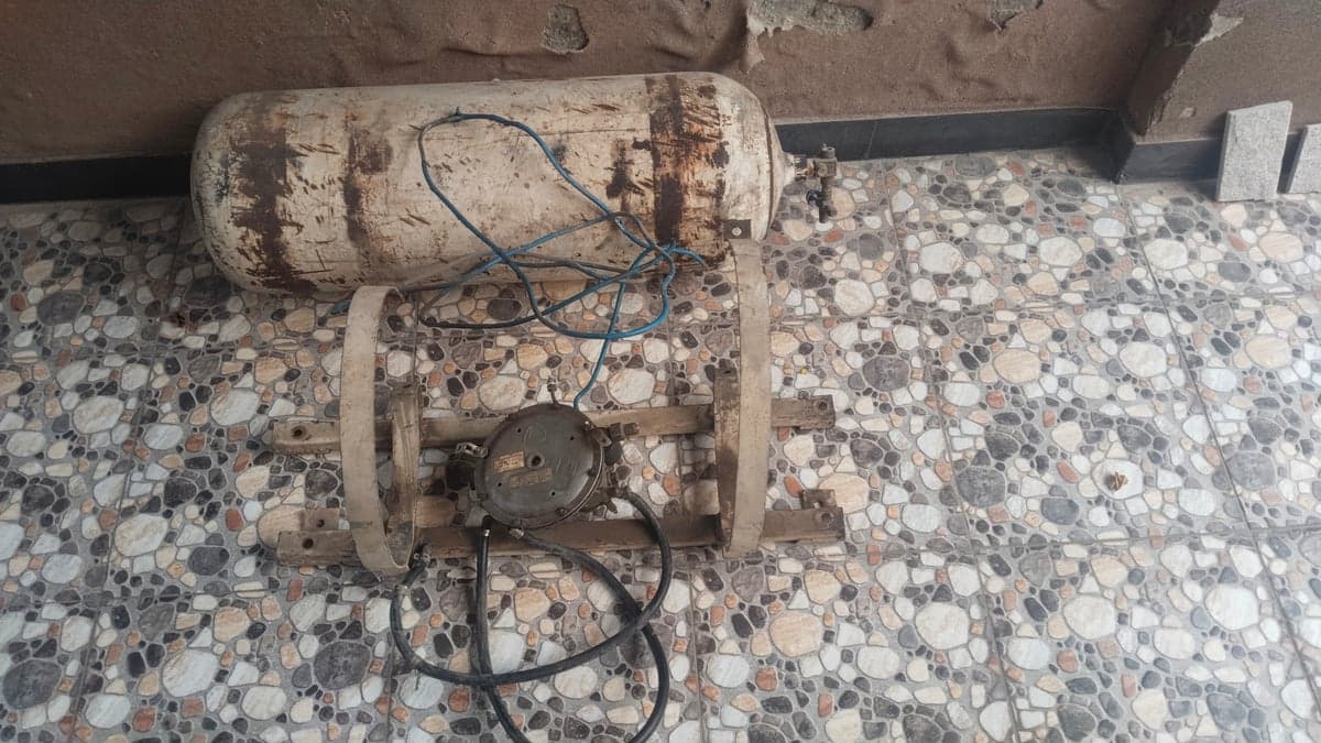 CAR COMPLETE CNG/ LPG KIT WITH CYLINDER AND REGULATOR — photo 1 of 5