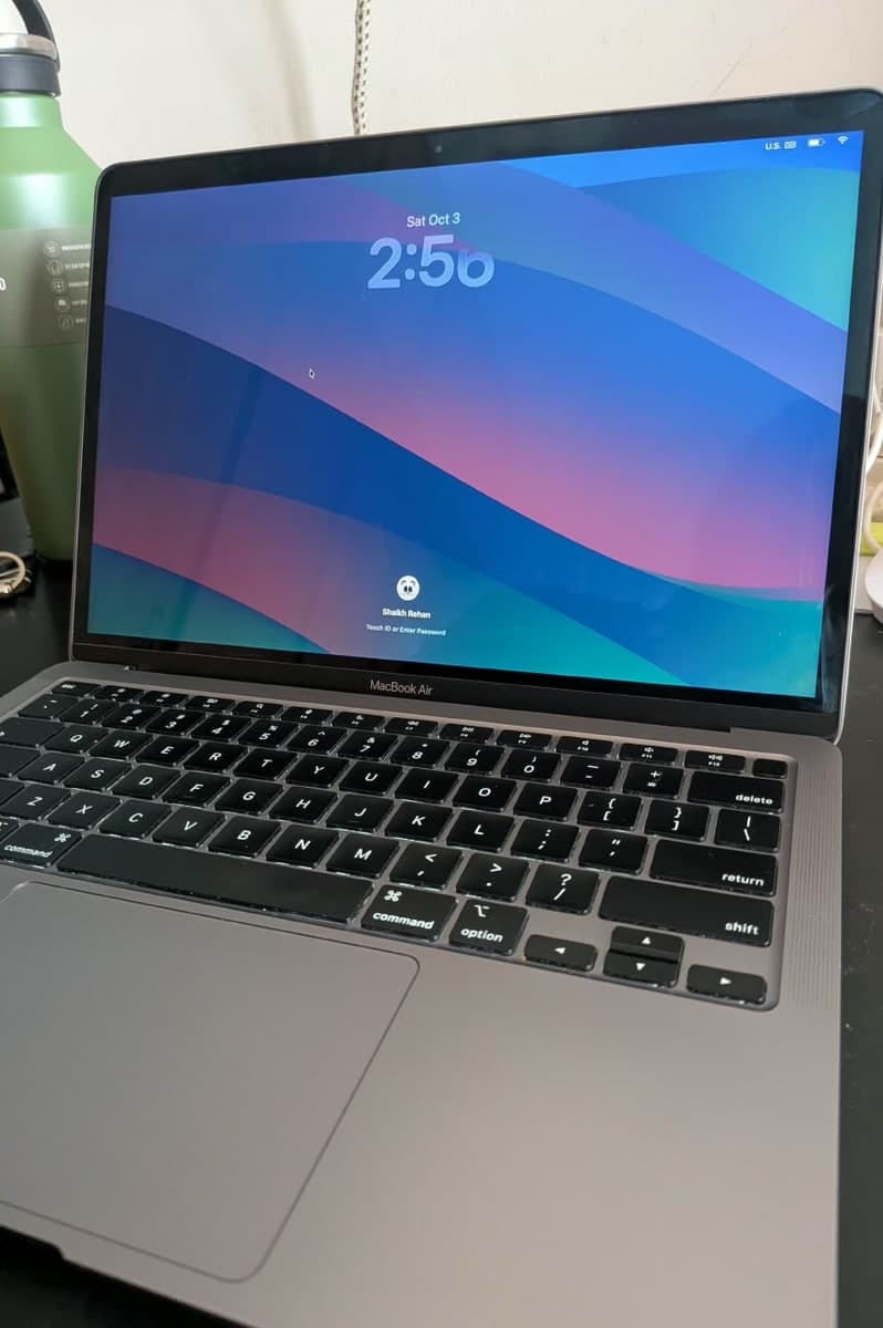 Apple MacBook Air M1 (2020) — 8GB RAM | 256GB SSD | 9.5/10 Condition