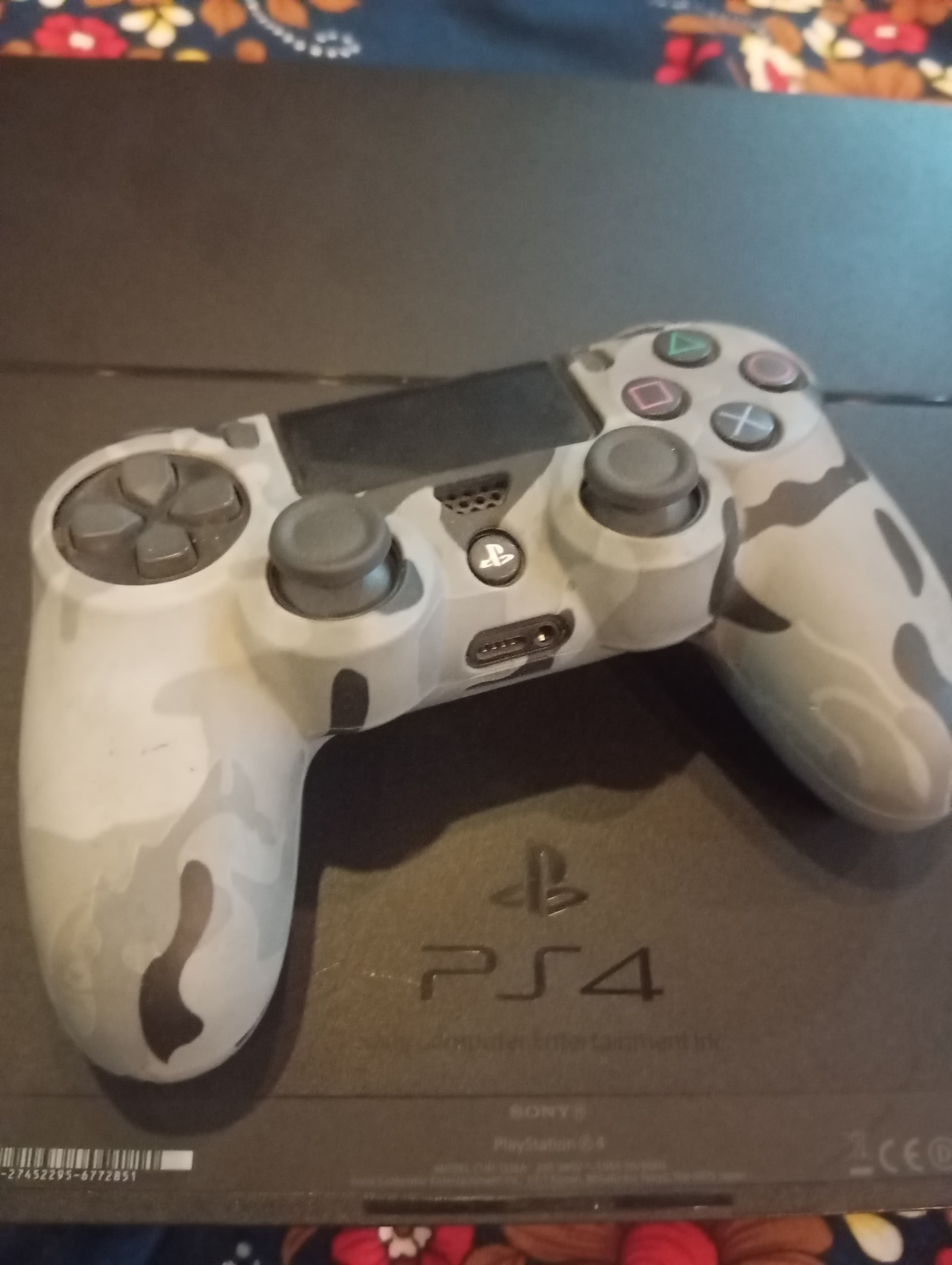 Ps4 fat model 1TB 10/10 condition — photo 1 of 7