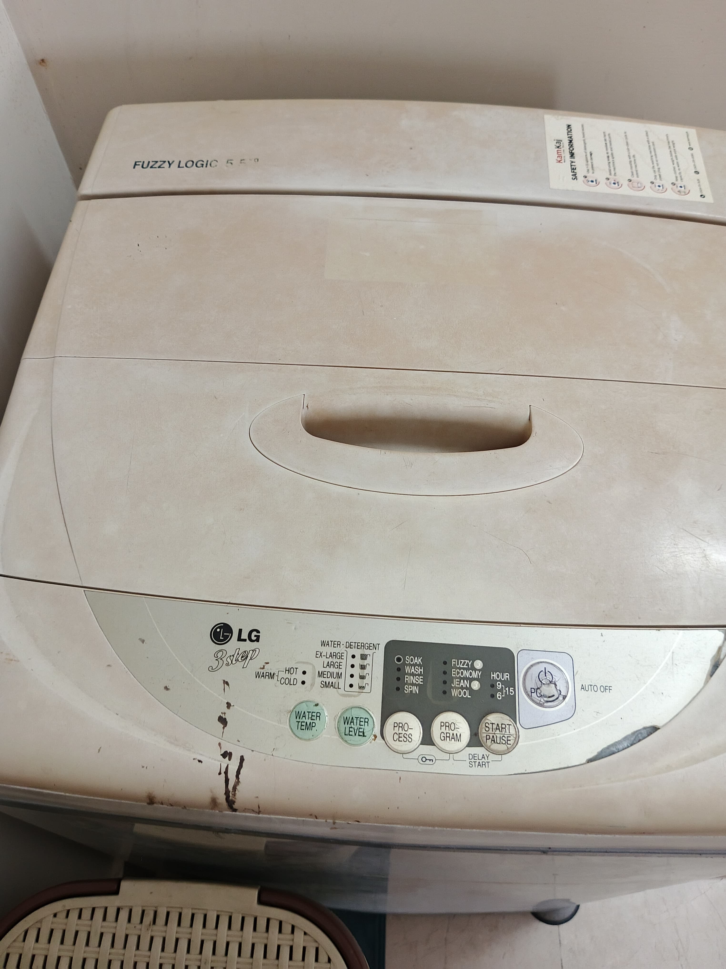 LG 5.5 topload automatic machine — photo 1 of 3
