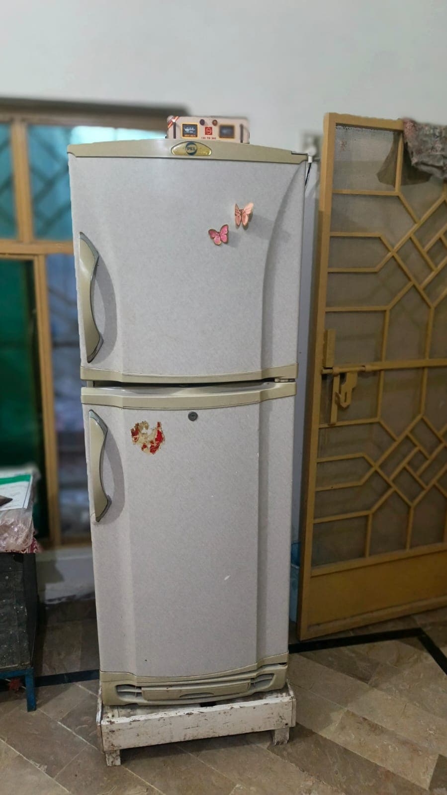 PEL PC-2500 JF Curved Door Refrigerator — photo 1 of 10