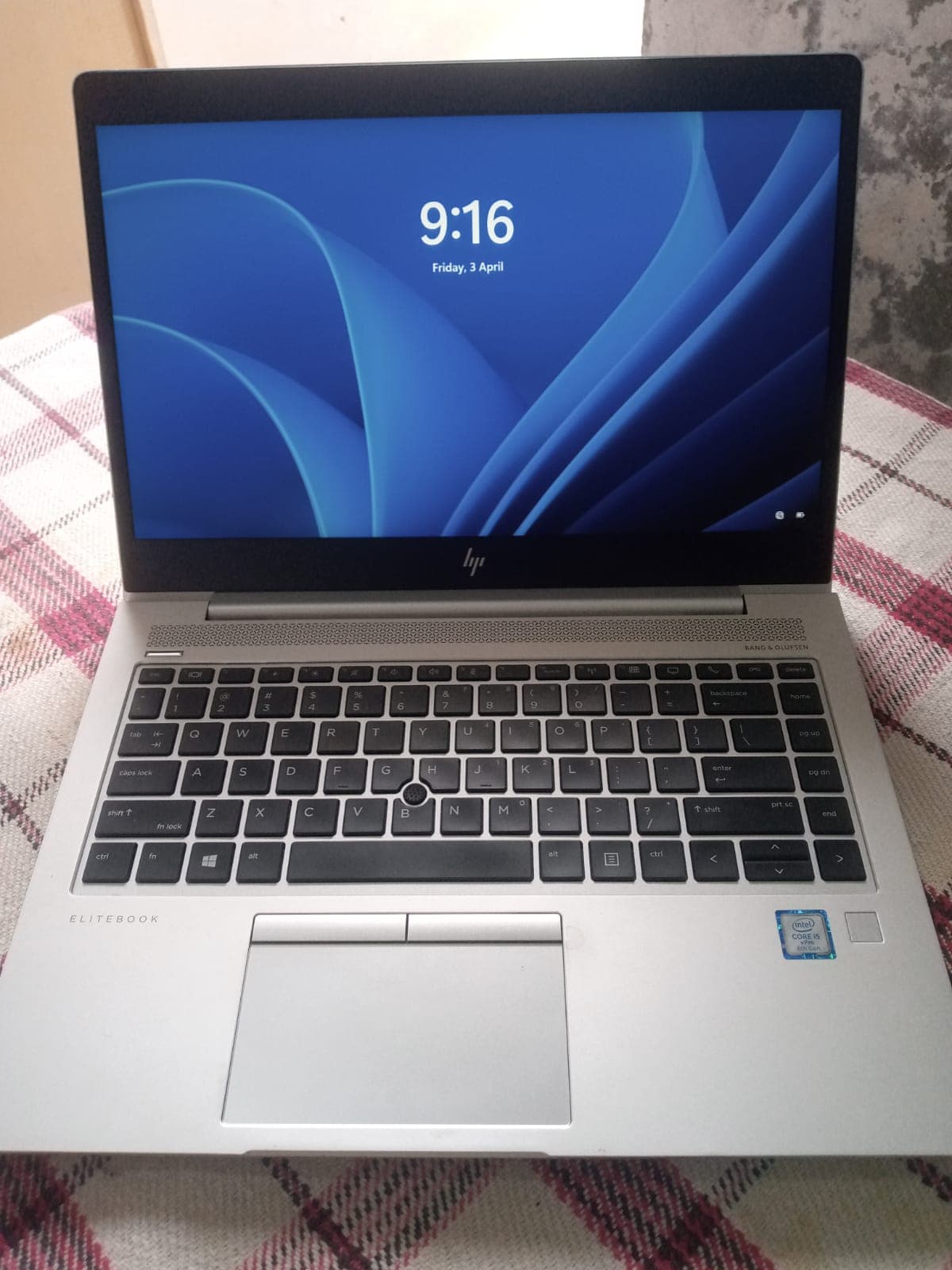 HP Elite laptop — photo 1 of 3