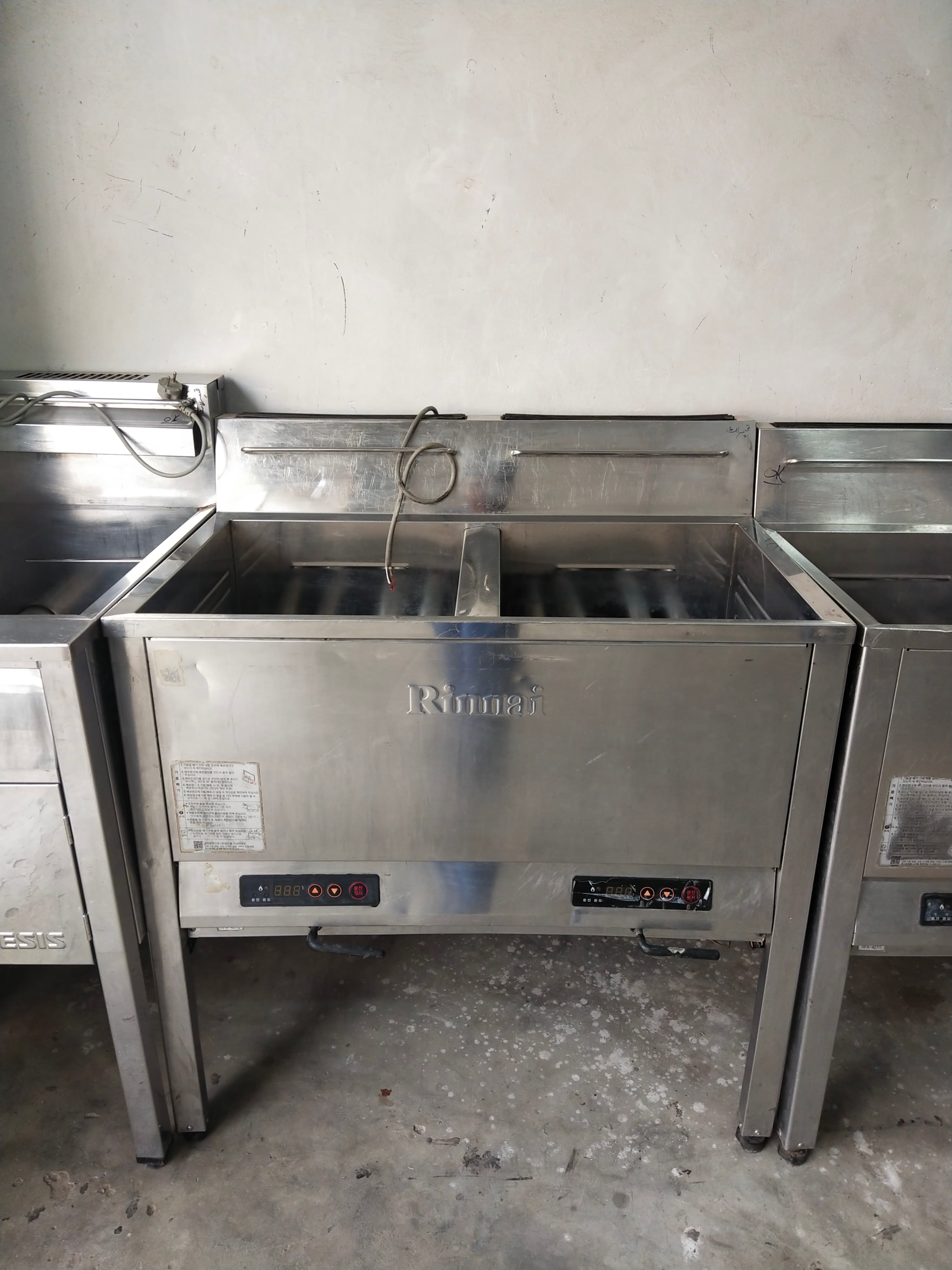 Deep Fryer — photo 1 of 9