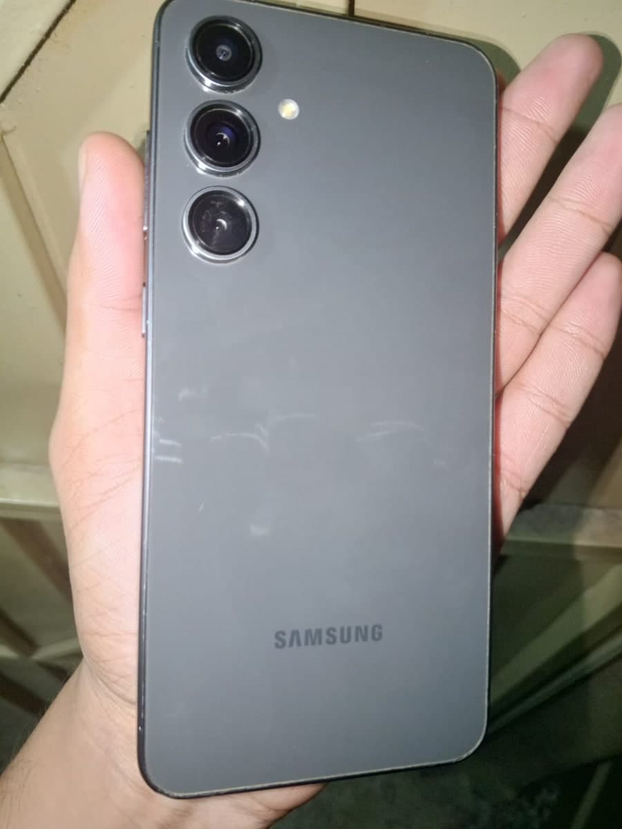 Samsung galaxy s24fe — photo 1 of 2