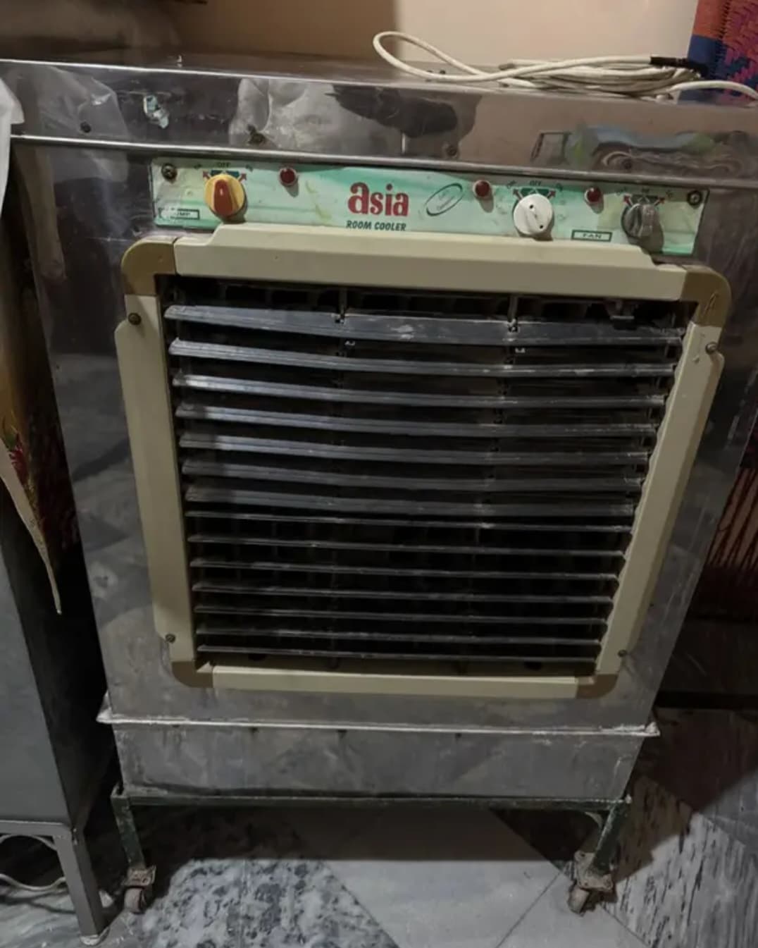 Steel body full size cooler