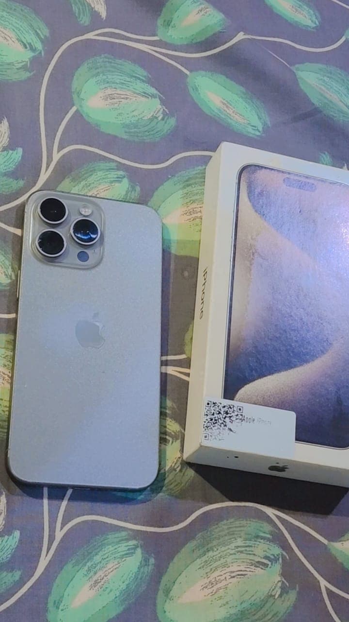Apple iphone 15 pro max natural tatiniam Excellent condition — photo 1 of 6